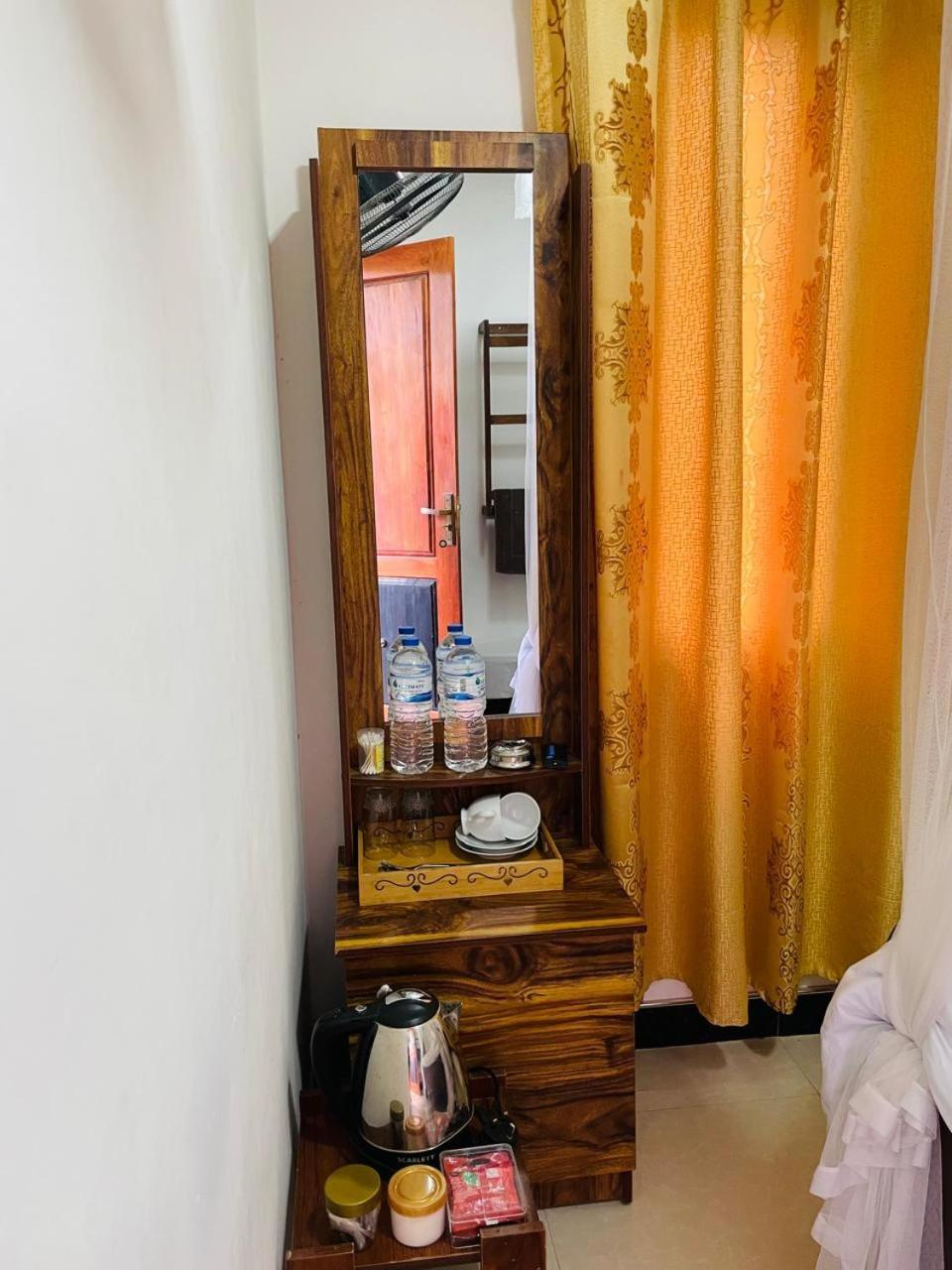 Ritz Inn エッラ エクステリア 写真